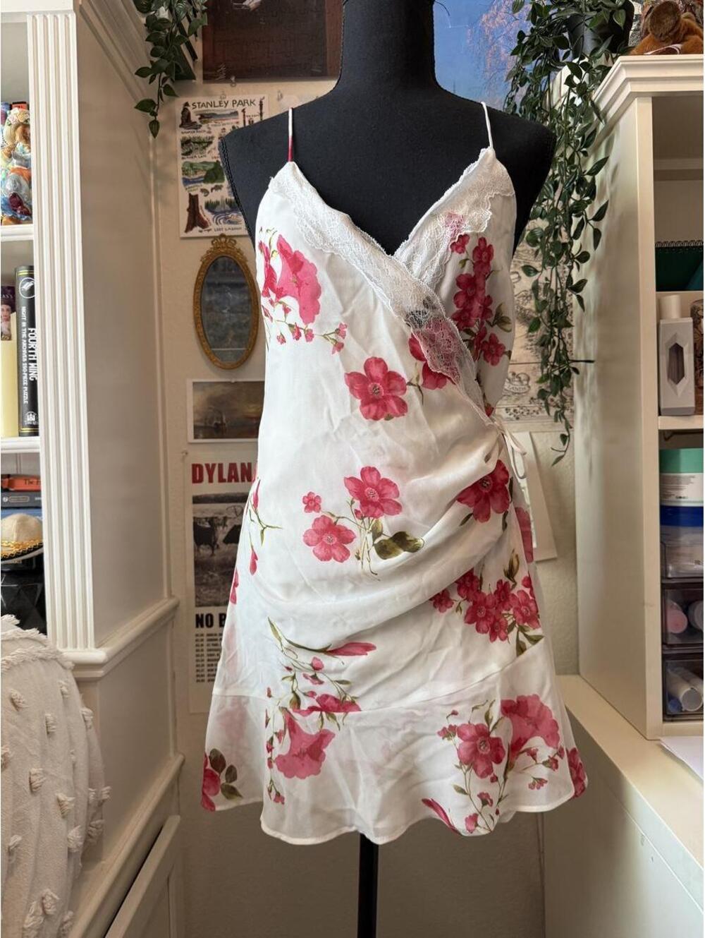 Zara White Pink Floral Lace Wrap Mini Dress Size M